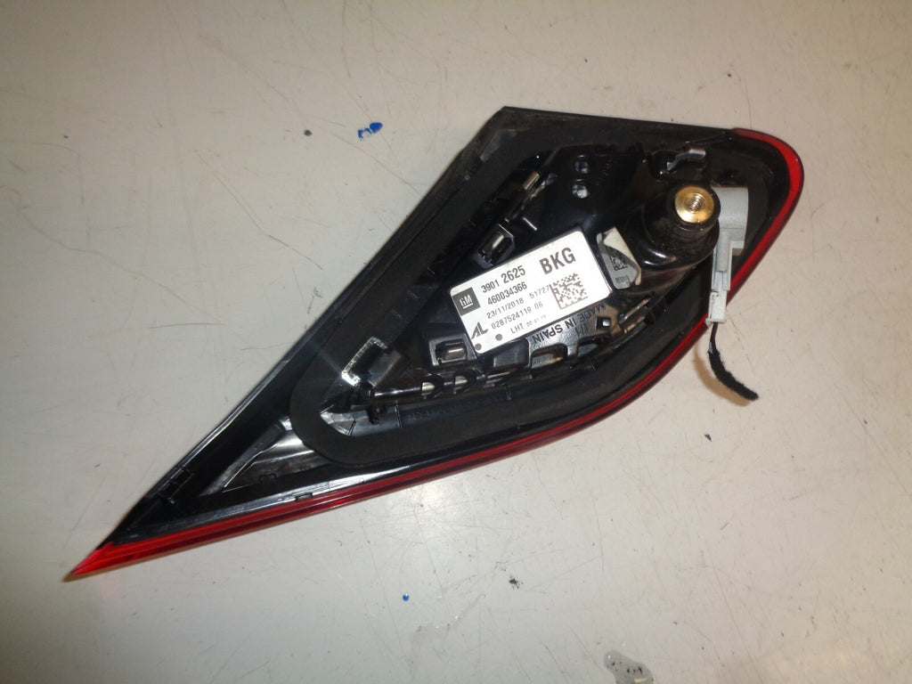 VAUXHALL CORSA E 2018 NSR PASSENGER SIDE REAR INNER TAILLIGHT 39012625