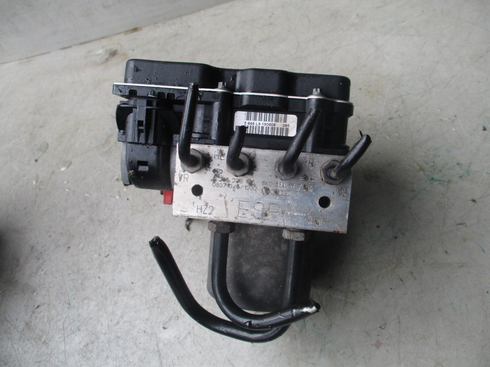 2011 AUDI A4 ABS PUMP CONTROL MODULE 8K0907379AQ (ref s)