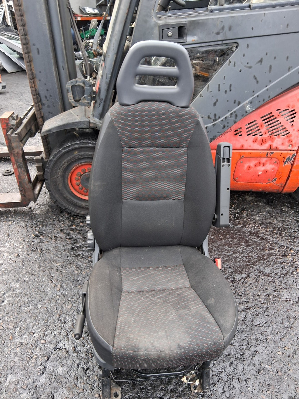 2021 PEUGEOT BOXER MK3 OSF DRIVER SIDE FRONT RIGHT COMPLETE FABRIC SEAT & BASE