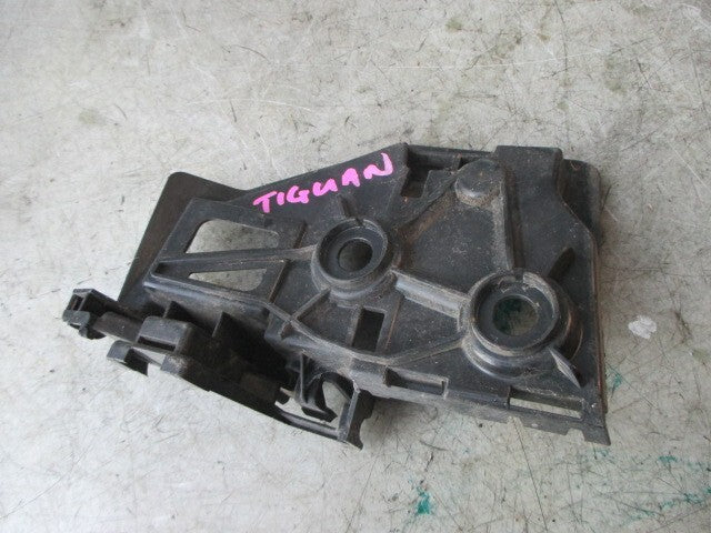 2016 VOLKSWAGEN TIGUAN NSR LEFT REAR BUMPER MOUNT BRACKET 5NA807393