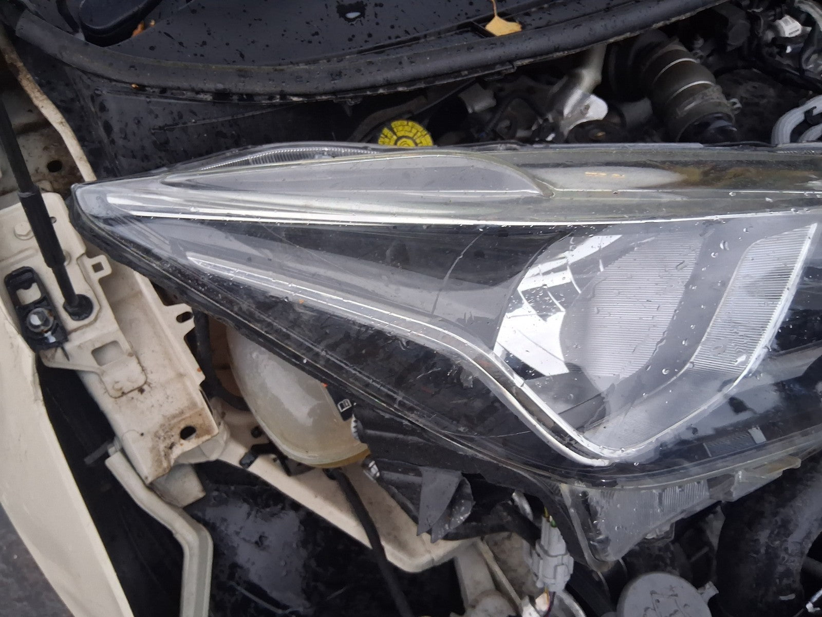 2018 NISSAN MICRA K14 OSF DRIVER SIDE FRONT RIGHT HEADLIGHT DAMAGED 260105FF0A