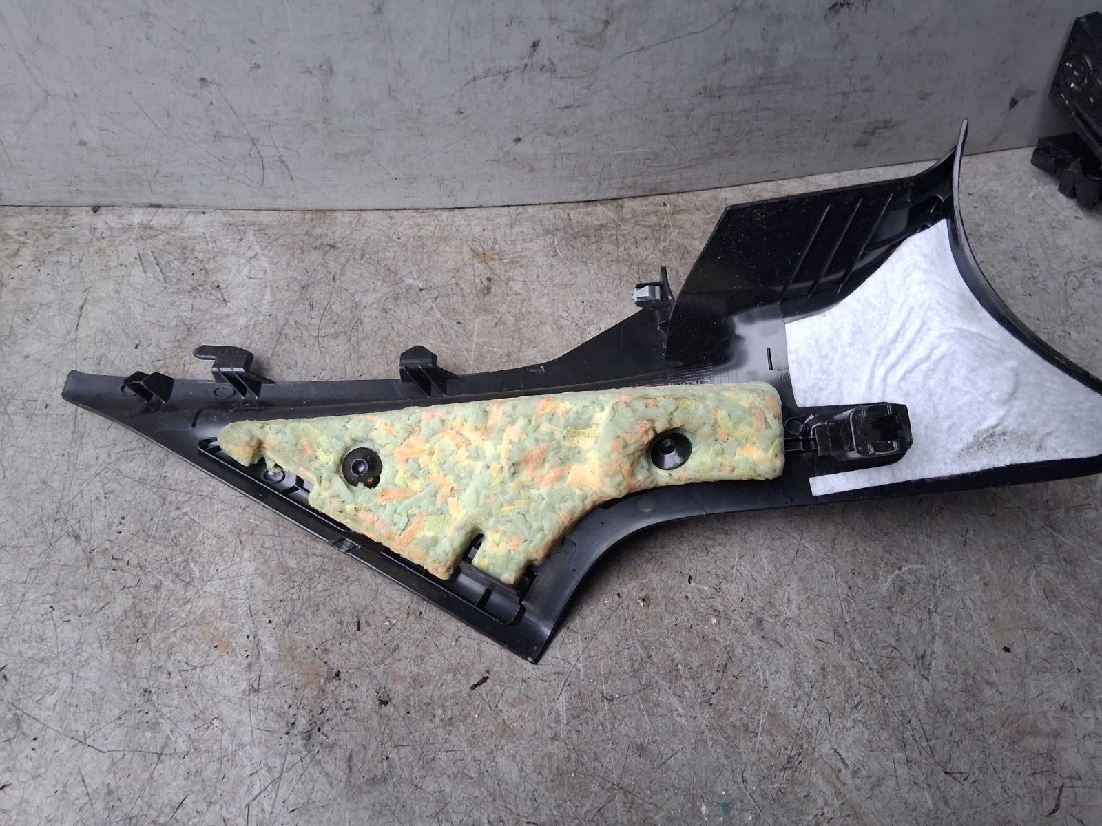 2021 MERCEDES A CLASS V177 NSR REAR PASSENGER SIDE C PILLAR TRIM A1776908802