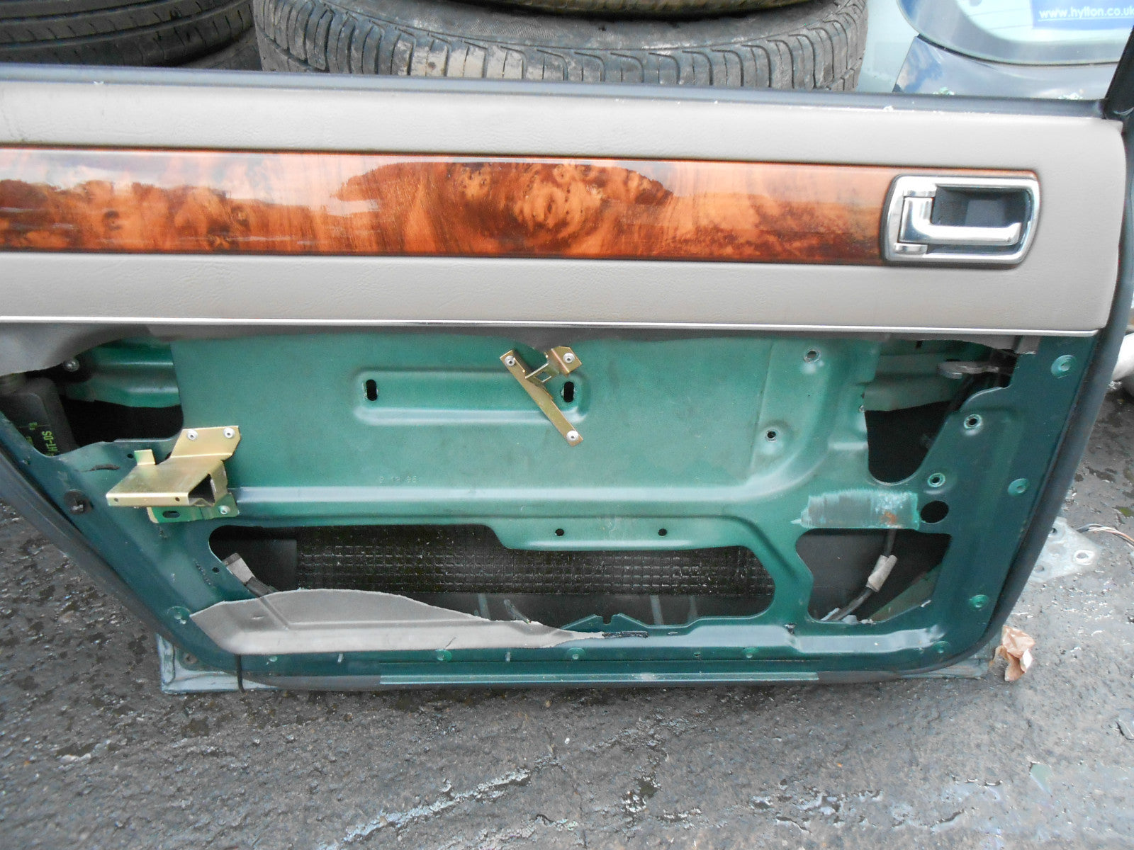 JAGUAR XJ6 1997 X300 SALOON NSR PASSENGER SIDE REAR DOOR SHELL BARE GREEN