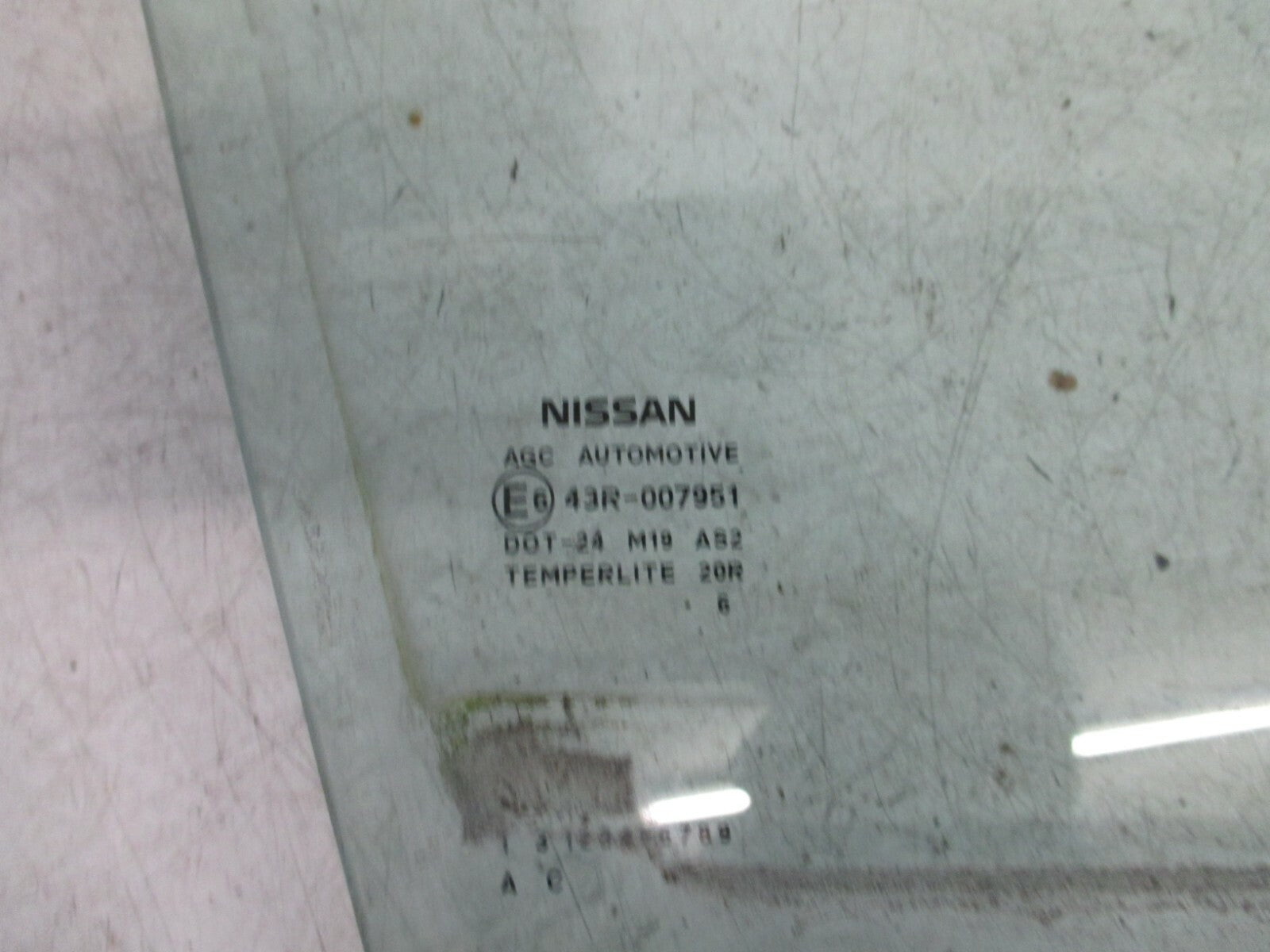 NISSAN JUKE 2017 F15 OSF FRONT DRIVER SIDE DOOR WINDOW GLASS