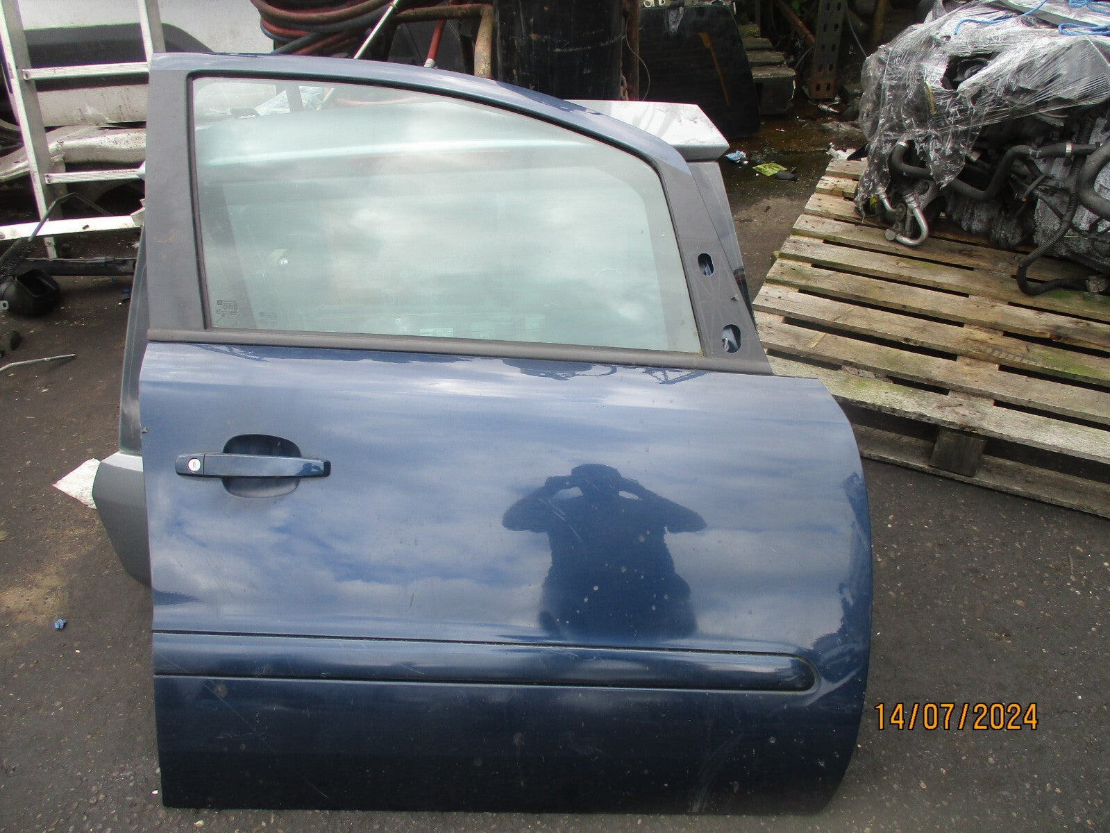 2011 VAUXHALL ZAFIRA B OSF DRIVER SIDE FRONT DOOR Z22A BLUE
