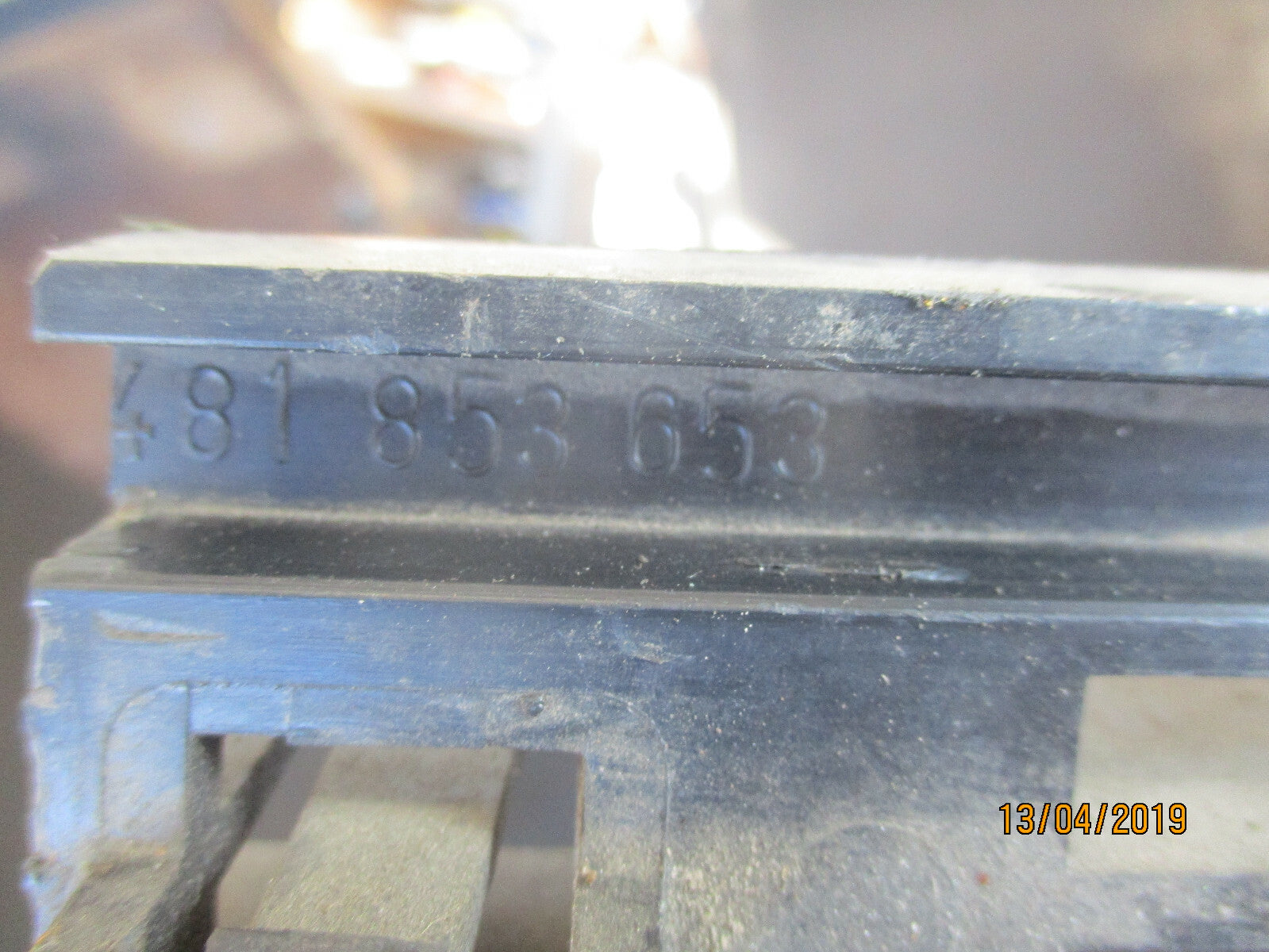 VW VOLKSWAGEN K70 FRONT GRILL 481853653