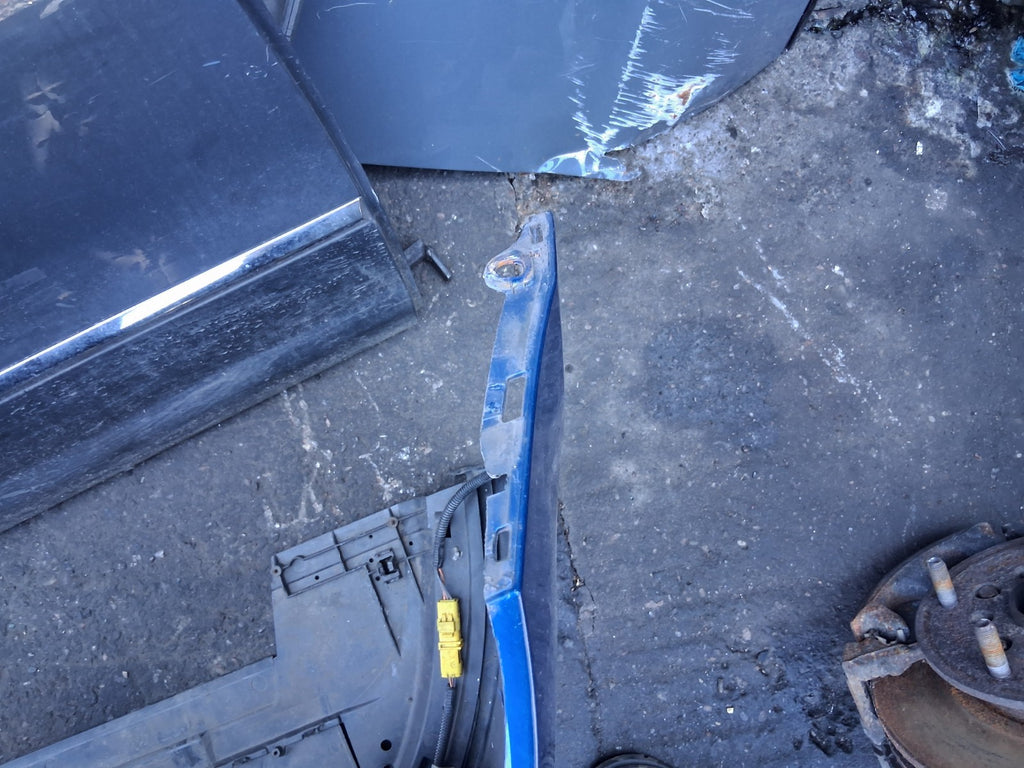 2008 RENAULT CLIO MK3 COMPLETE FRONT BUMPER BLUE