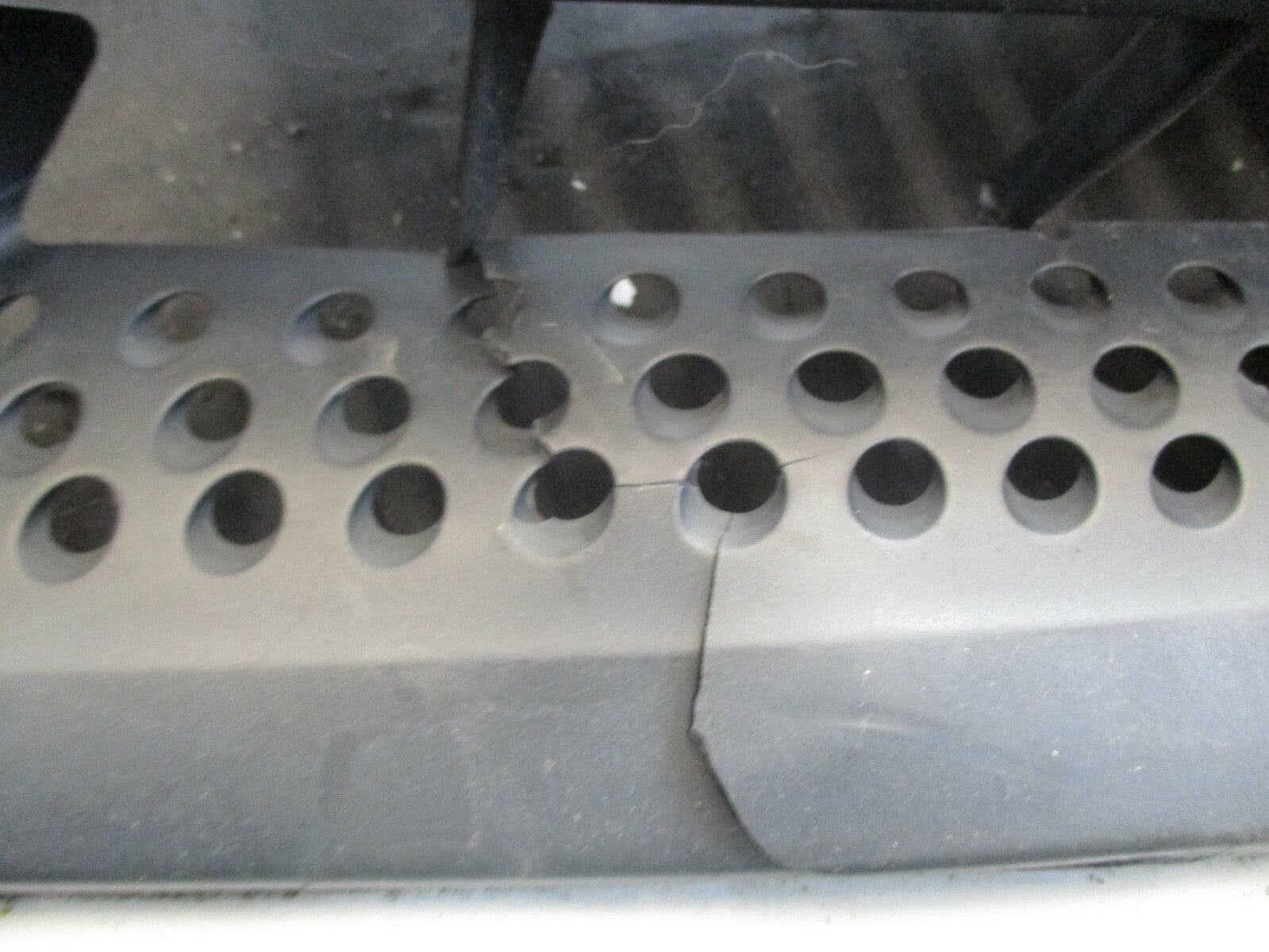 MERCEDES CITAN 2013 FRONT GRILLE WHITE GRILL