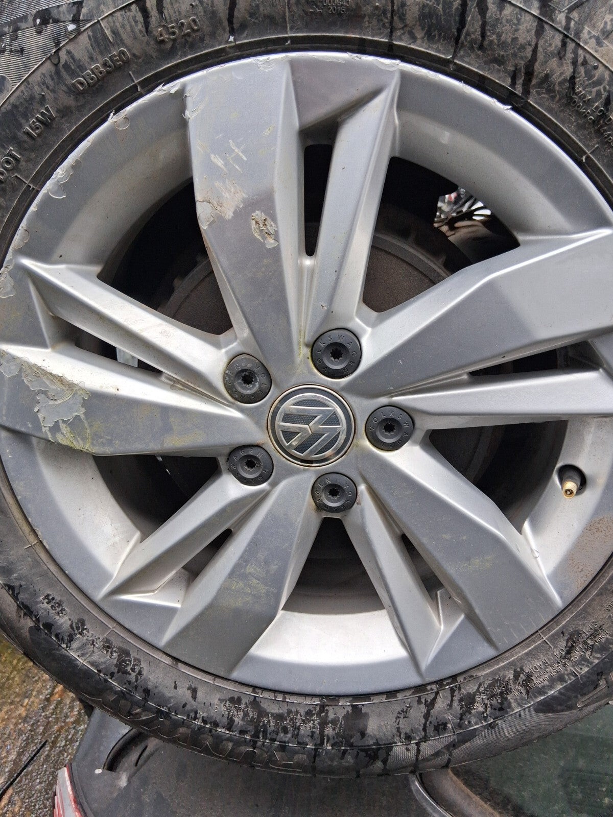 VW VOLKSWAGEN POLO 2018 MK6 15 INCH ALLOY WHEEL WITH TYRE 185/65R15