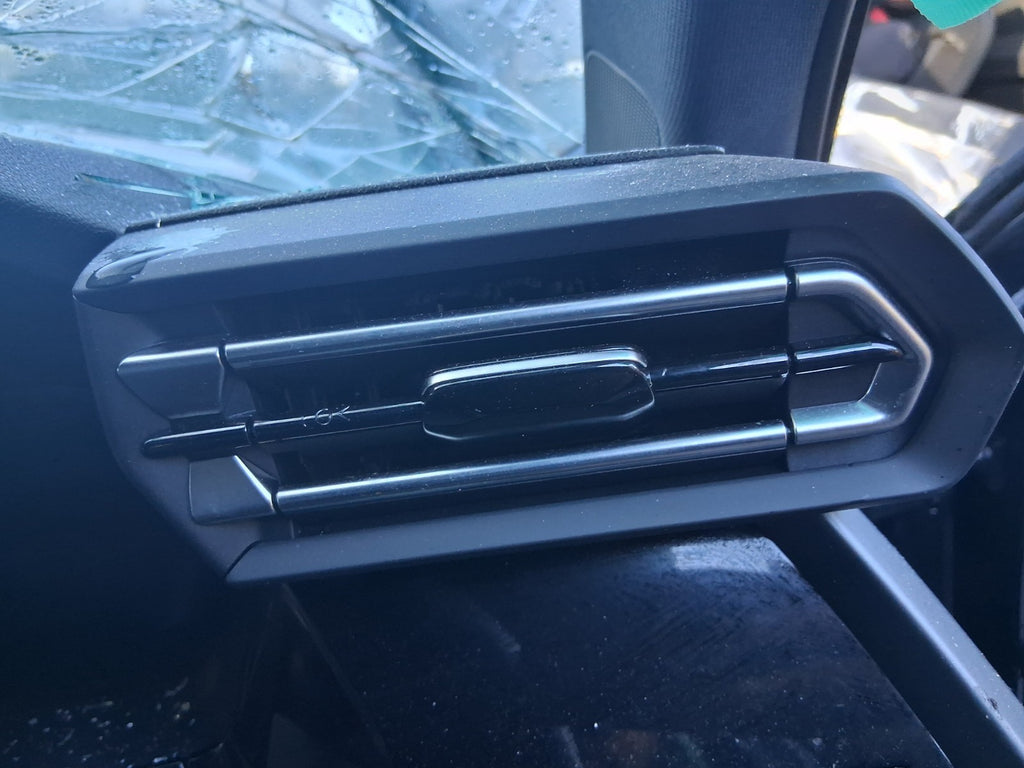 2025 AUDI A3 8Y HATCHBACK OSF DRIVER SIDE FRONT RIGHT AIR VENT