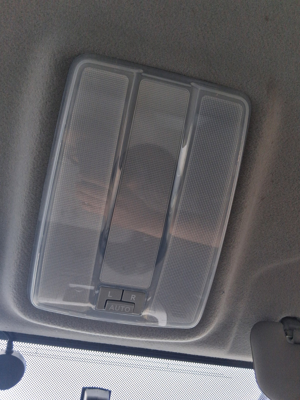 2020 SAIC LDV V80 FRONT INTERIOR ROOF READING COURTESY LIGHT