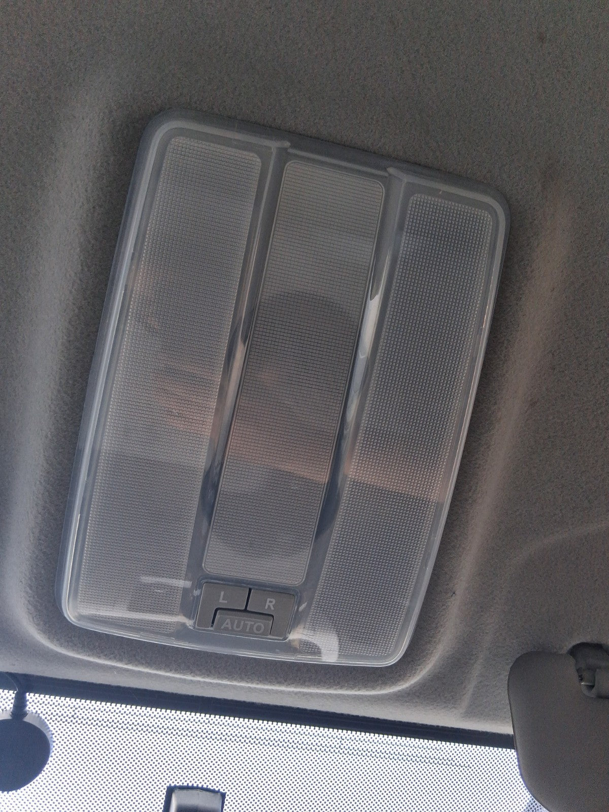 2020 SAIC LDV V80 FRONT INTERIOR ROOF READING COURTESY LIGHT