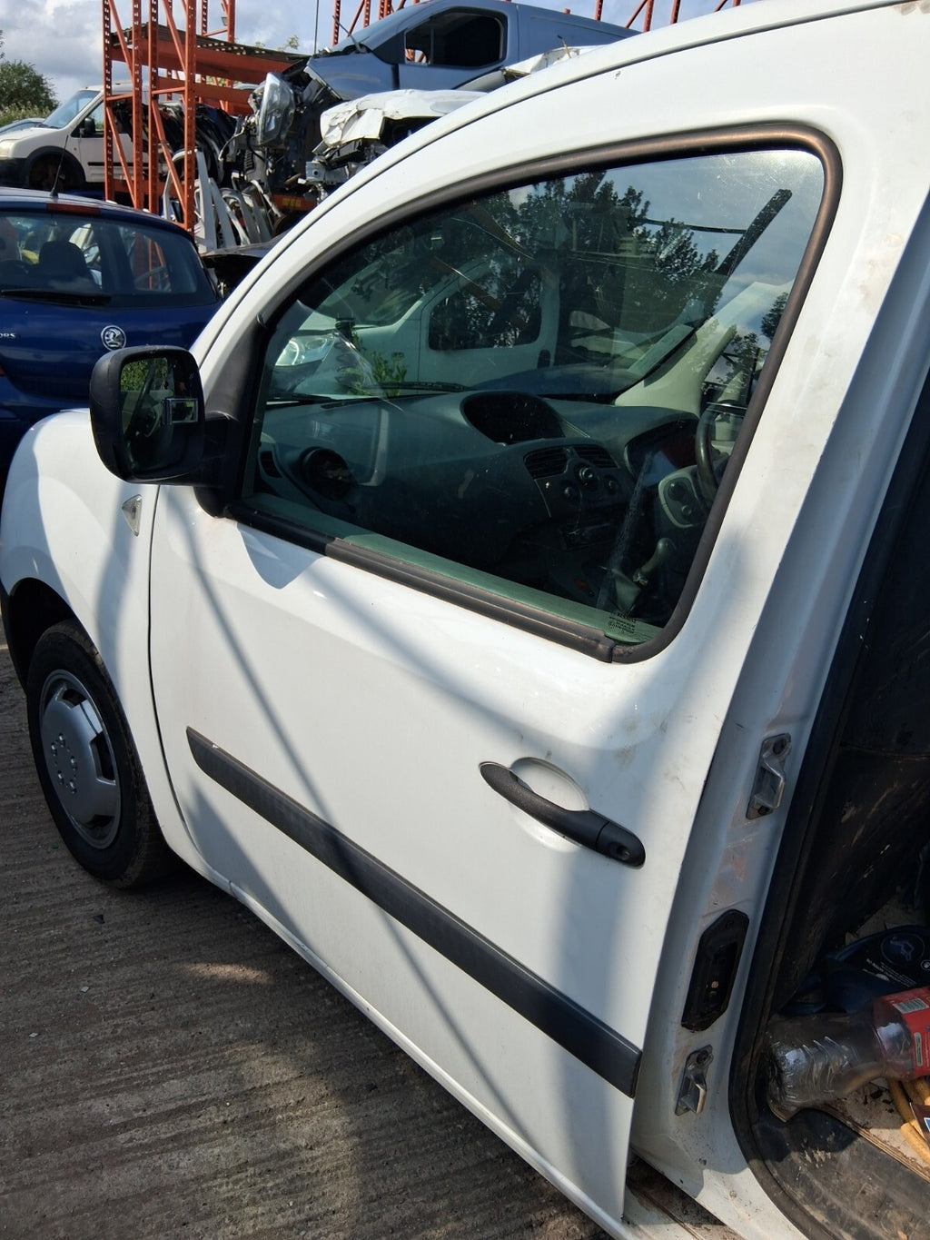 RENAULT KANGOO MK2 2010 NSF PASSENGER SIDE FRONT BARE DOOR WHITE