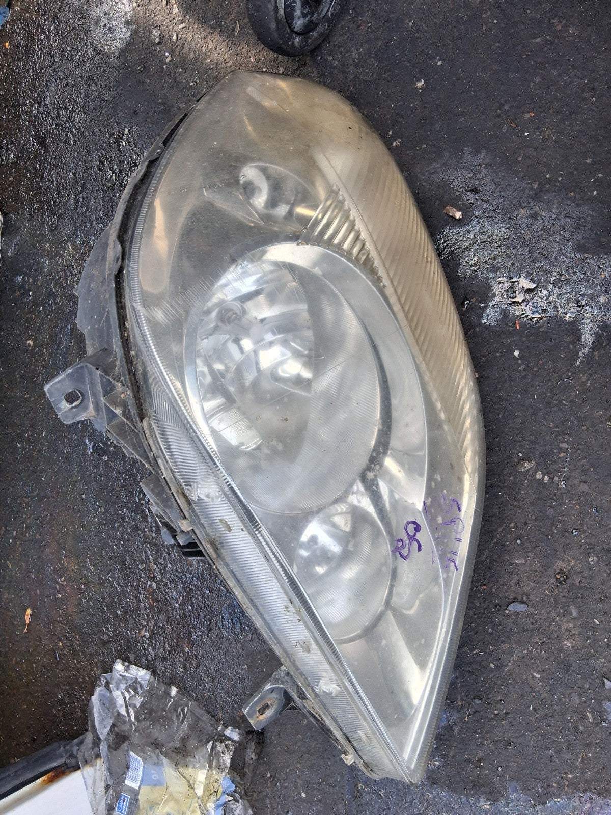 2016 MERCEDES SPRINTER W906 OSF DRIVER SIDE FRONT RIGHT HEADLIGHT 24738200