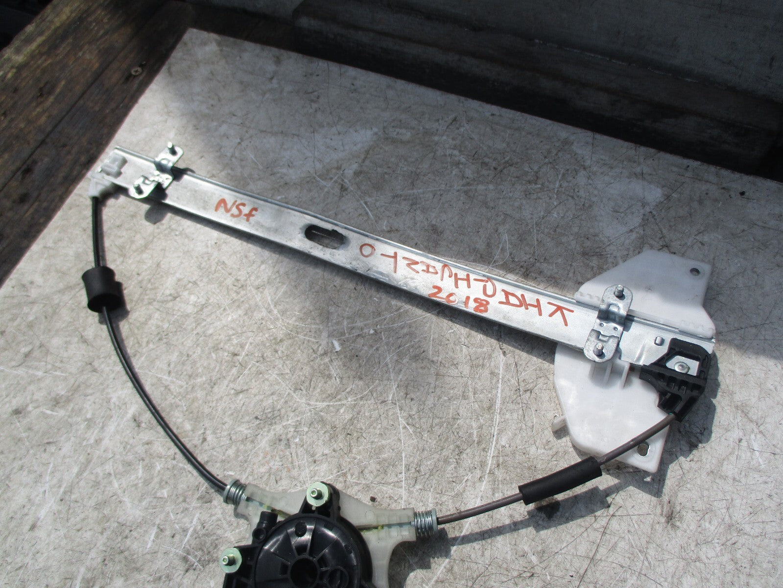 KIA PICANTO MK3 2018 NSF PASSENGER SIDE FRONT WINDOW MOTOR REGULATOR 82450G6000