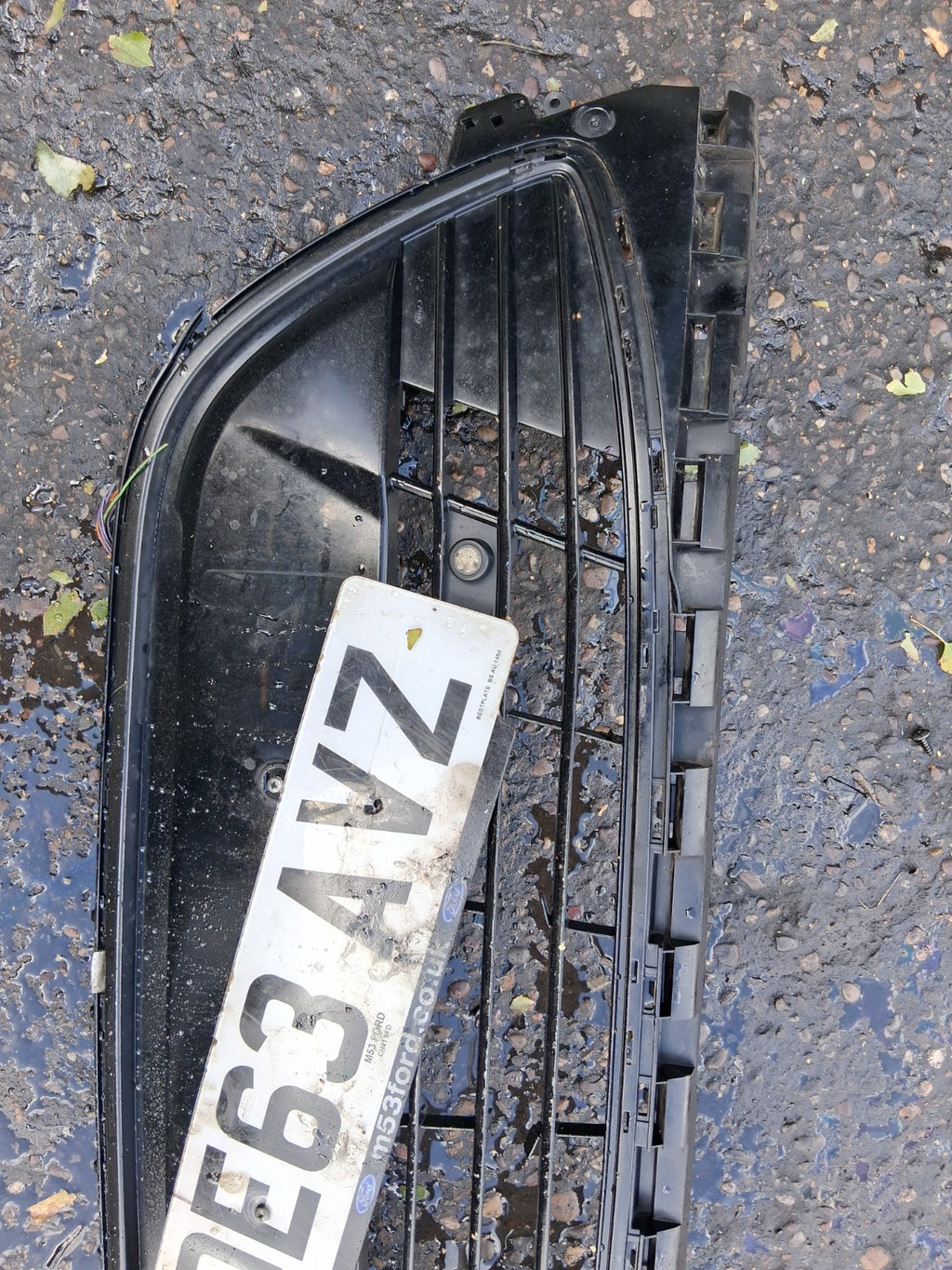 2013 FORD S MAX MK1 FRONT BUMPER LOWER GRILL BLACK