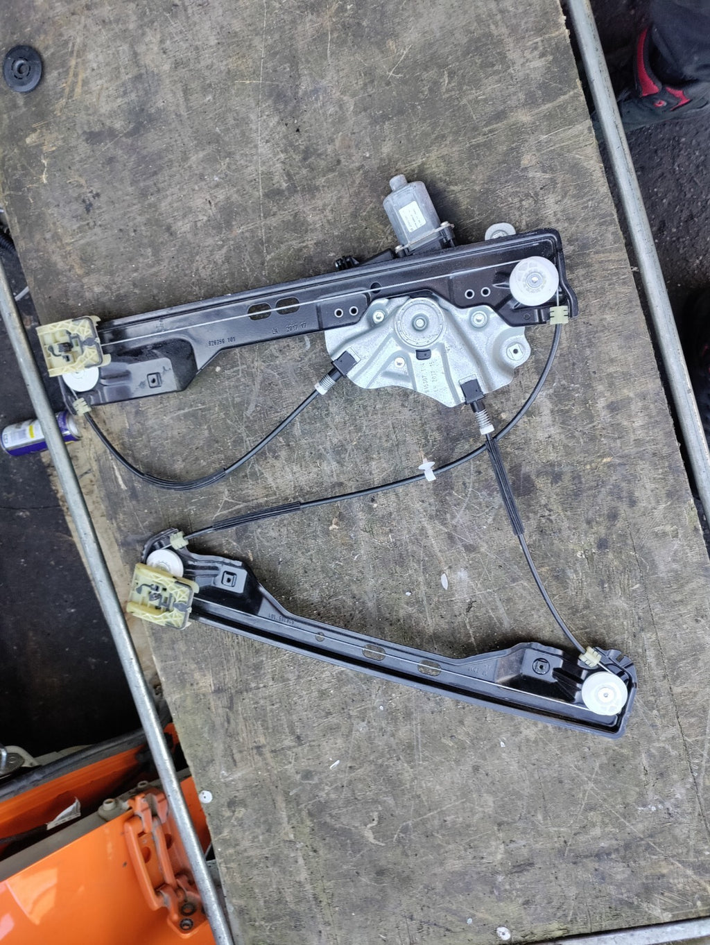 VAUXHALL ZAFIRA C MK3 NSF PASSENGER SIDE WINDOW MOTOR & REGULATOR 20951581