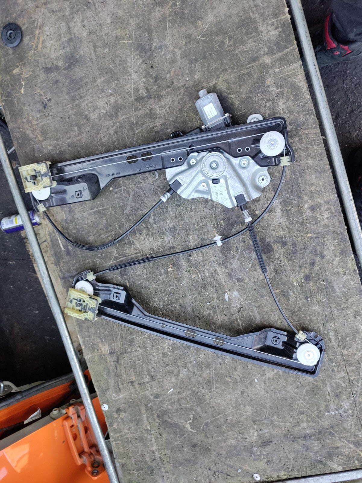 VAUXHALL ZAFIRA C MK3 NSF PASSENGER SIDE WINDOW MOTOR & REGULATOR 20951581