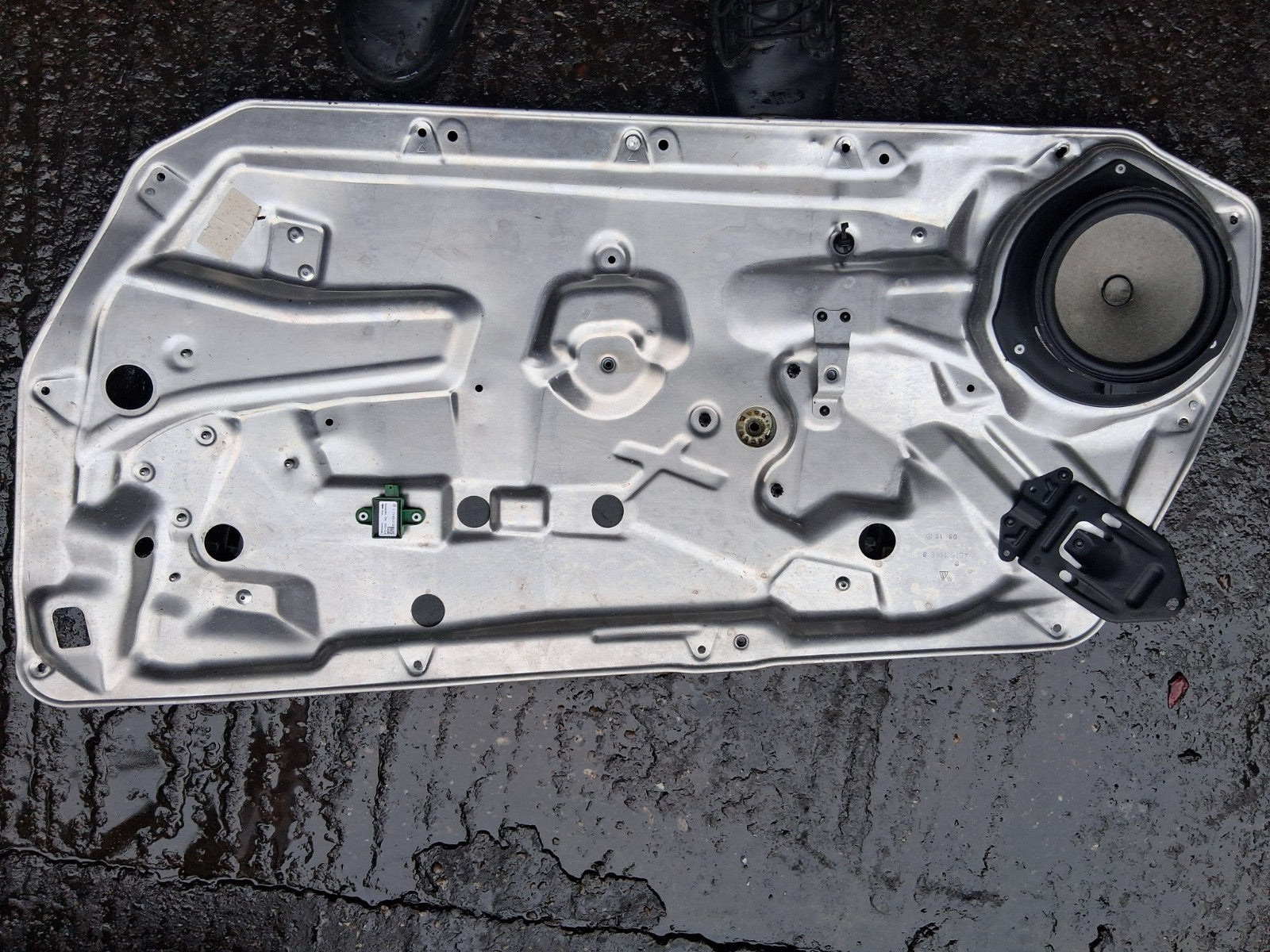 2015 MERCEDES BENZ C CLASS W204 OSF DRIVER SIDE FRONT WINDOW MOTOR REGULATOR