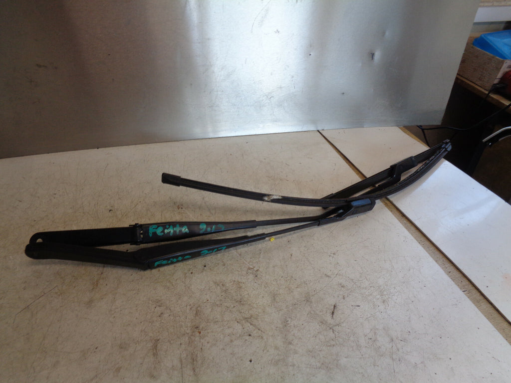 FORD FIESTA MK7 2017 FRONT WIPER ARMS & BLADES