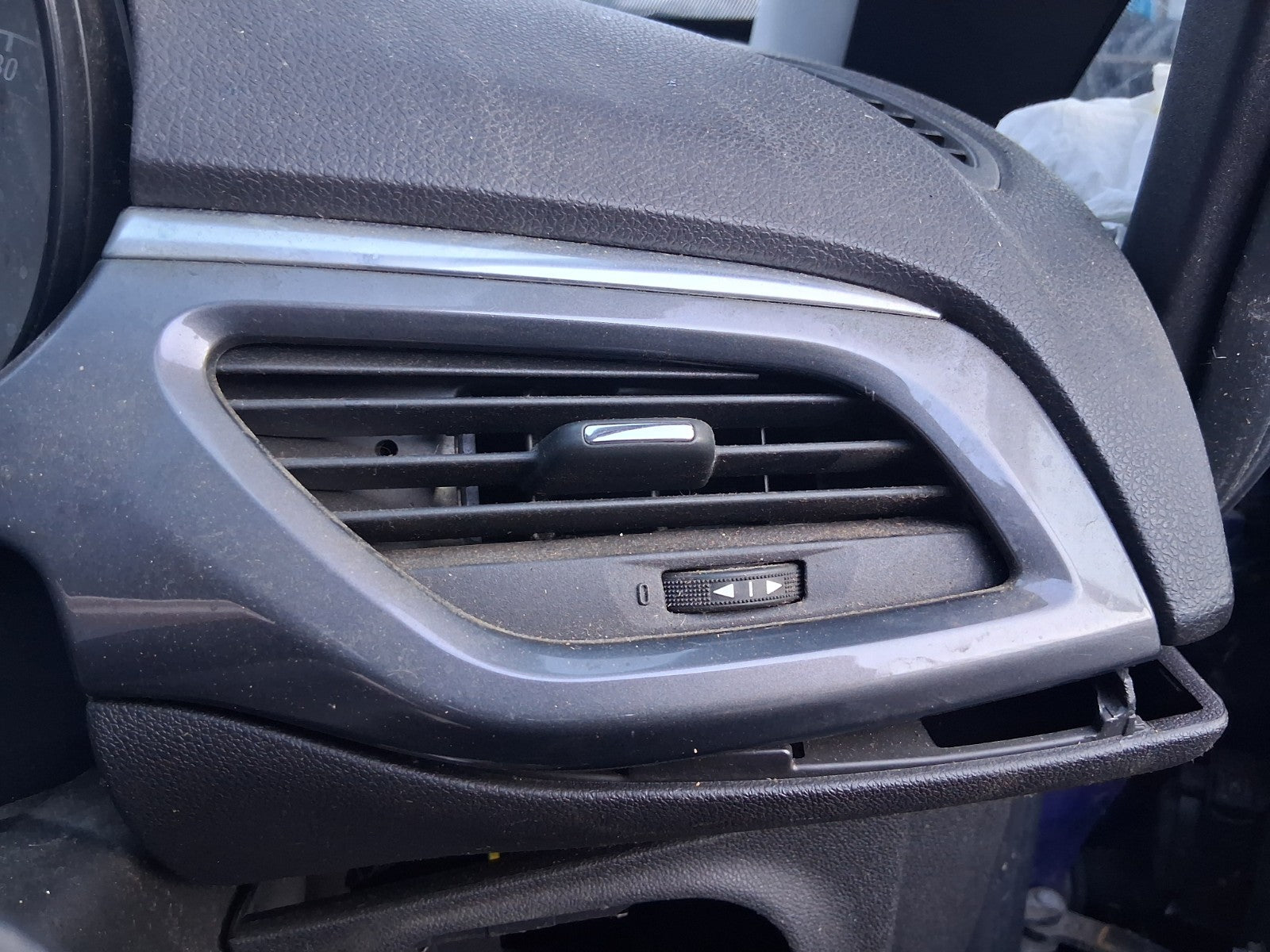 2016 VAUXHALL CORSA E OSF DRIVER SIDE FRONT RIGHT AIR VENT