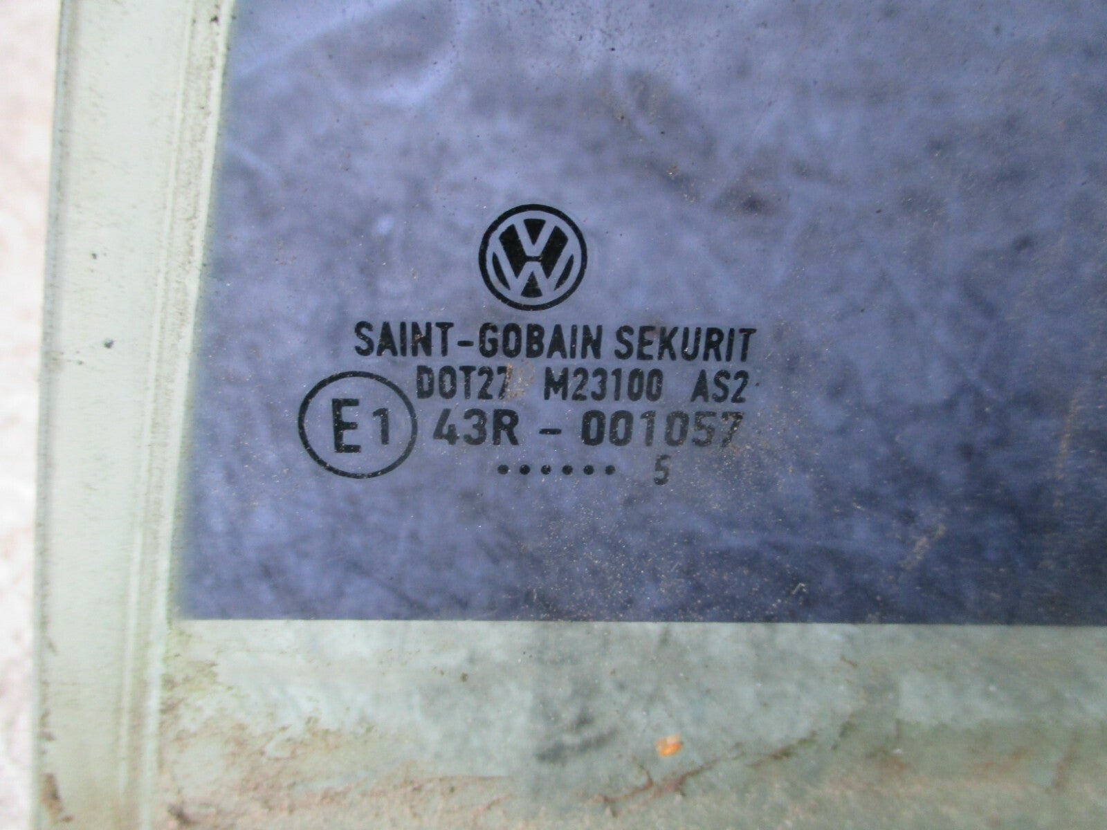 VOLKSWAGEN GOLF 2005 MK5 NSR REAR PASSENGER SIDE QUARTER WINDOW GLASS