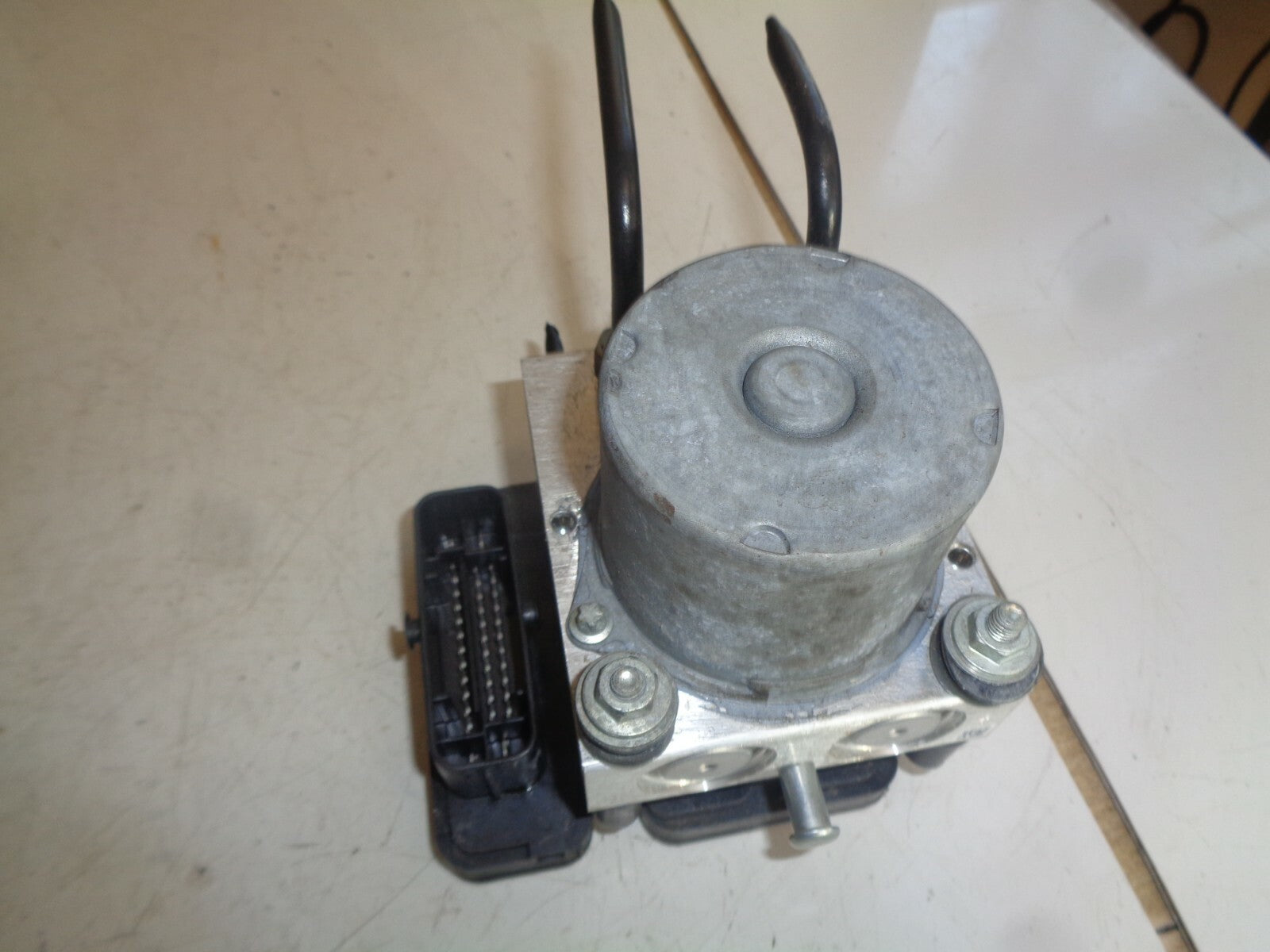 VAUXHALL VIVA 2016 1.0 PETROL ABS PUMP MODULATOR CONTROL UNIT 42341112