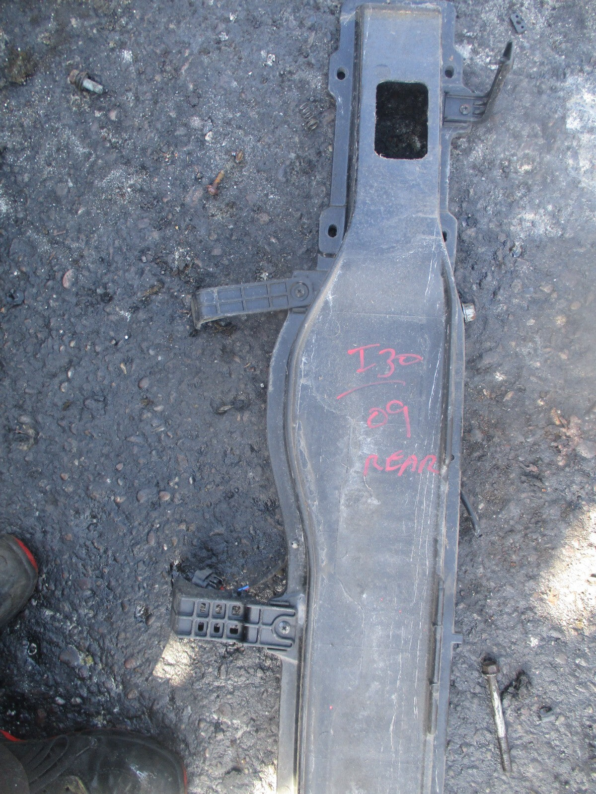 HYUNDAI I30 MK1 2009 REAR CRASH REINFORCEMENT BUMPER BAR