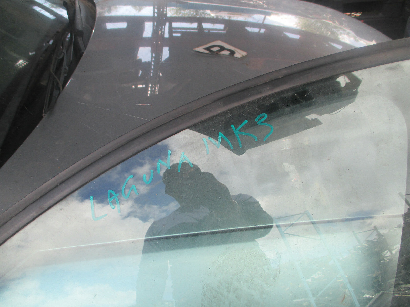 RENAULT LAGUNA MK3 2008 NSF PASSENGER SIDE FRPNT COMPLETE DOOR SILVER