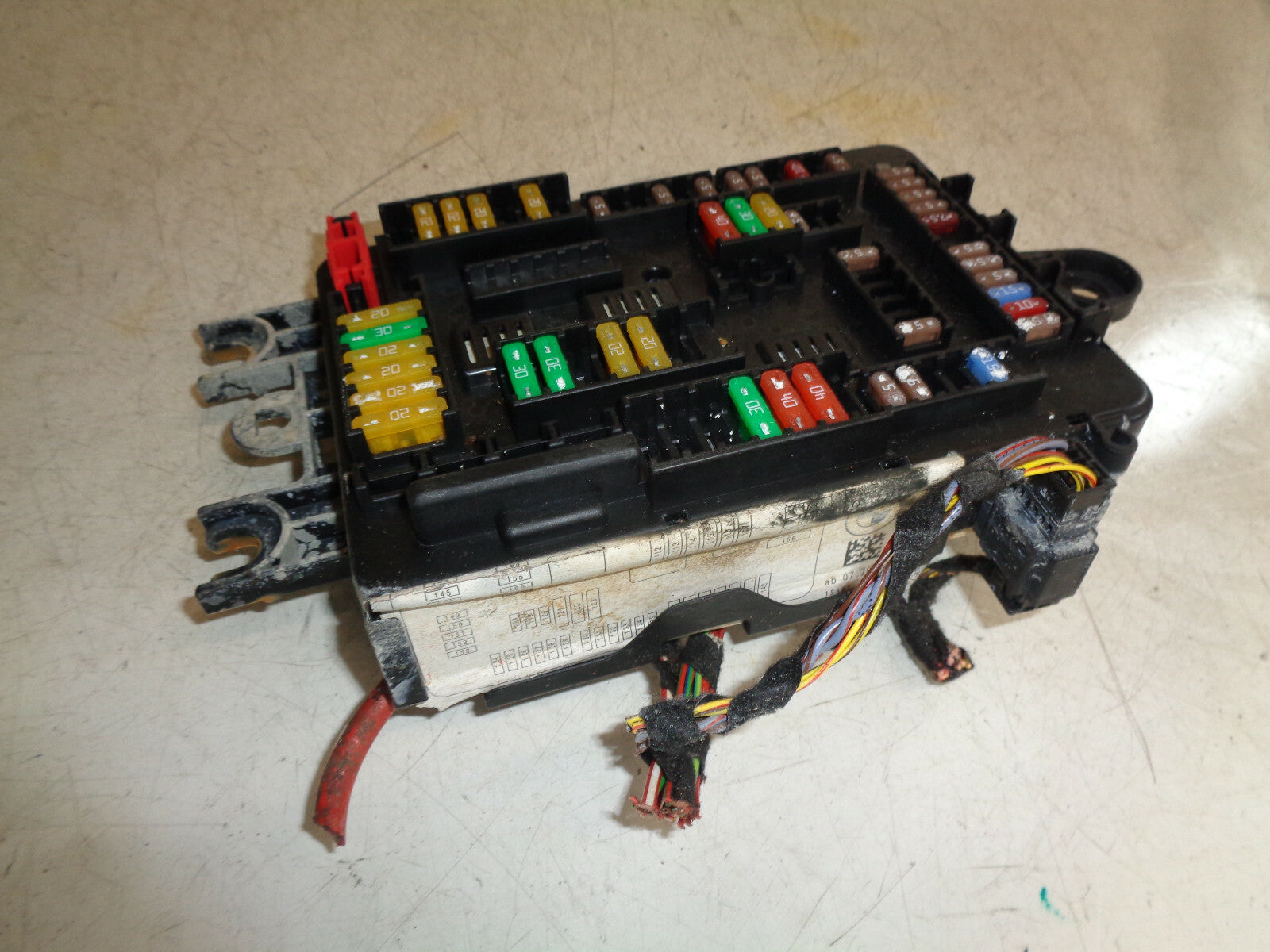 BMW 1 SERIES F20 2019 2.0 PETROL FUSE BOX RELAY 938907001