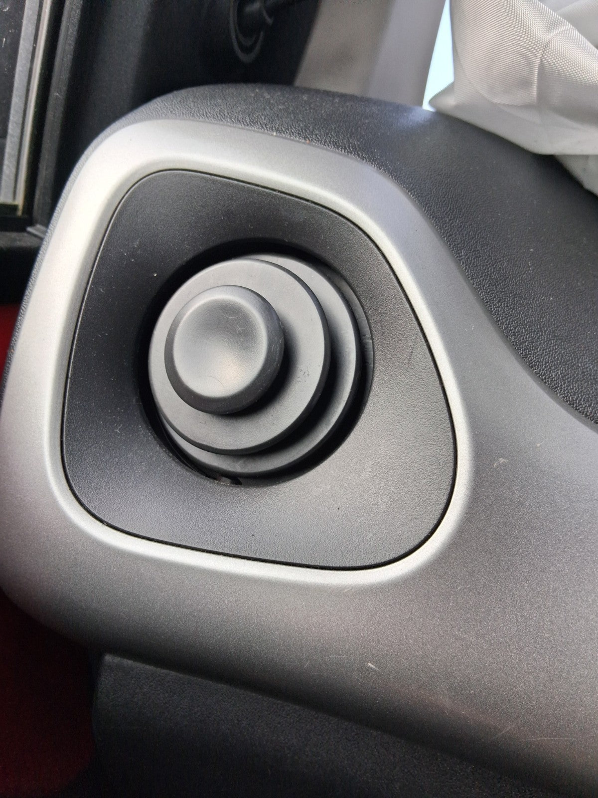 2016 PEUGEOT 108 MK2 NSF PASSENGER SIDE FRONT LEFT AIRVENT AIR VENT