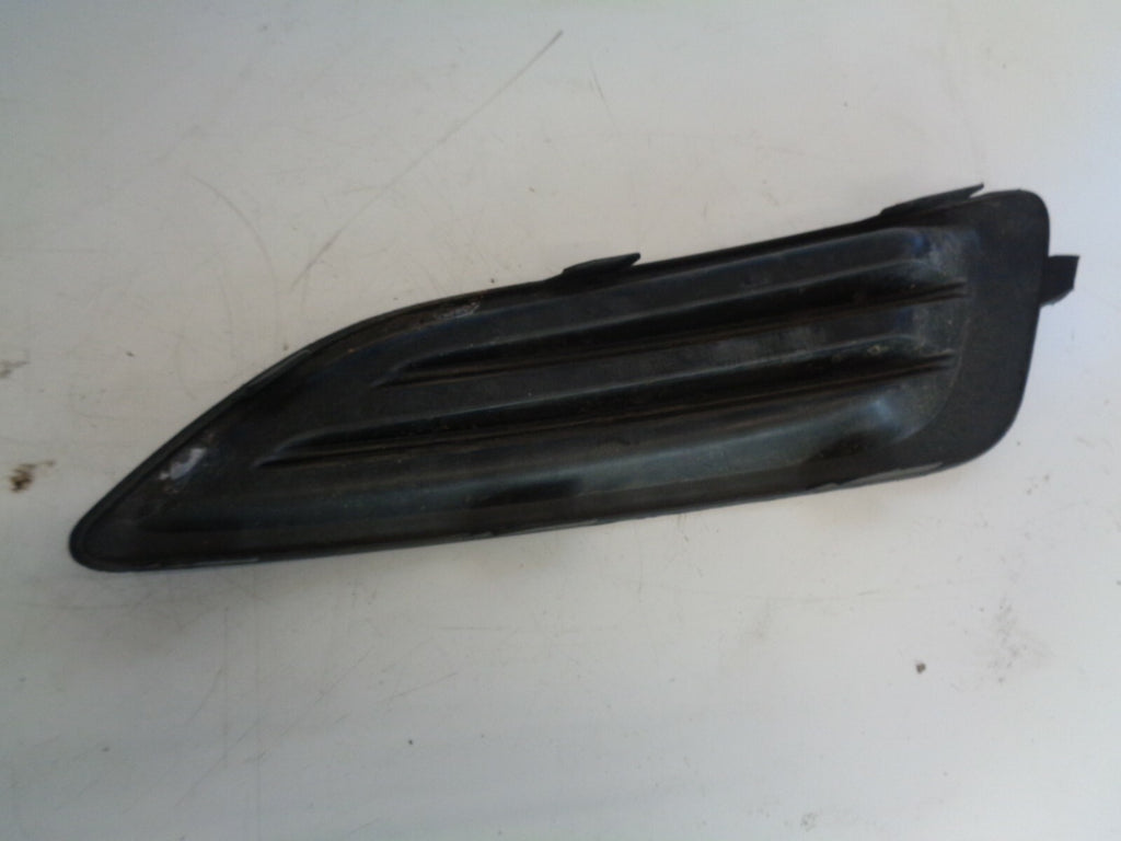 FORD FIESTA 2014 NSF PASSENGER SIDE FRONT FOG LIGHT TRIM C1BB15A222