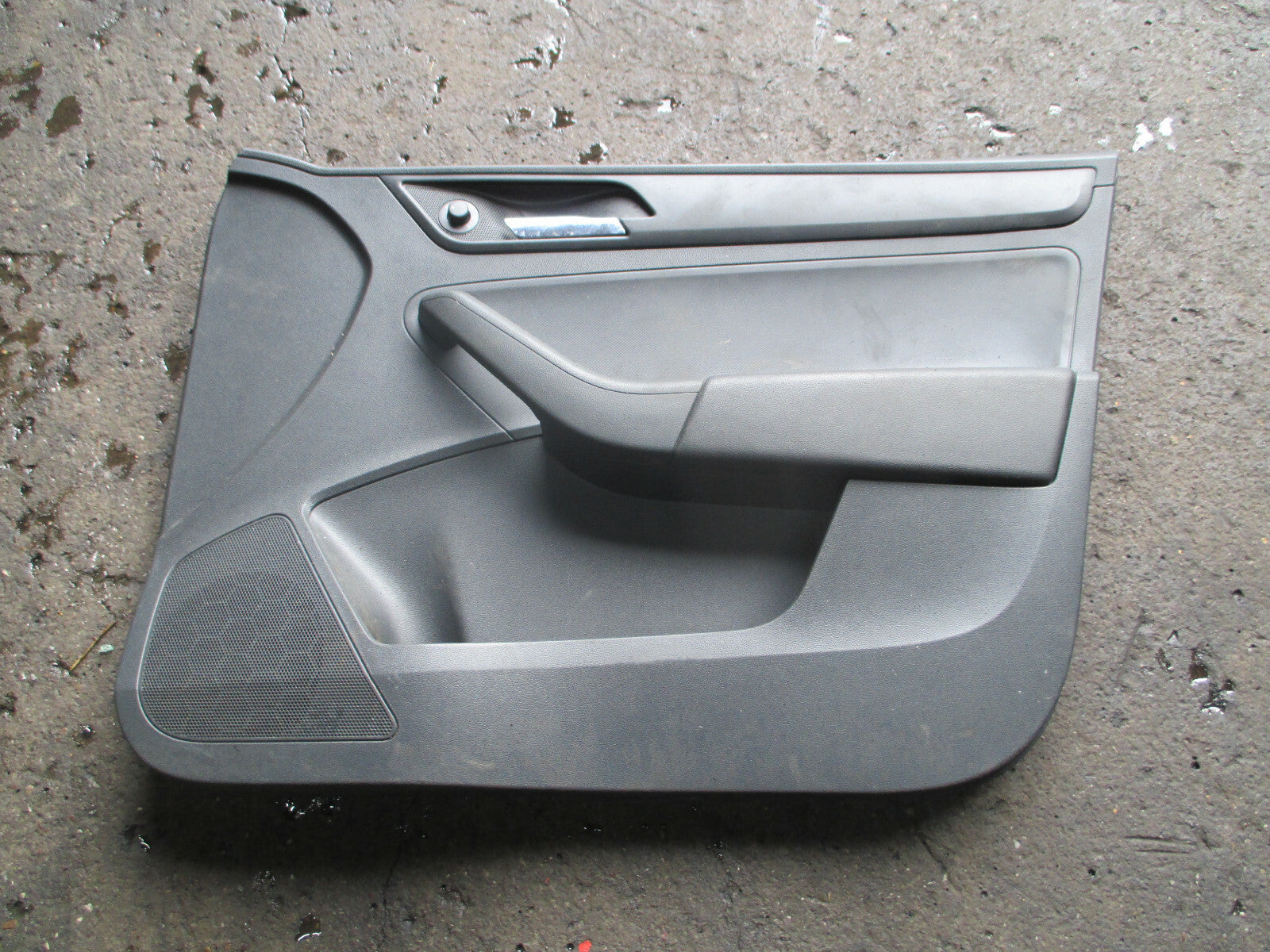 2017 SEAT TOLEDO MK4 KG OSF DRIVER SIDE FRONT DOOR CARD TRIM PANEL