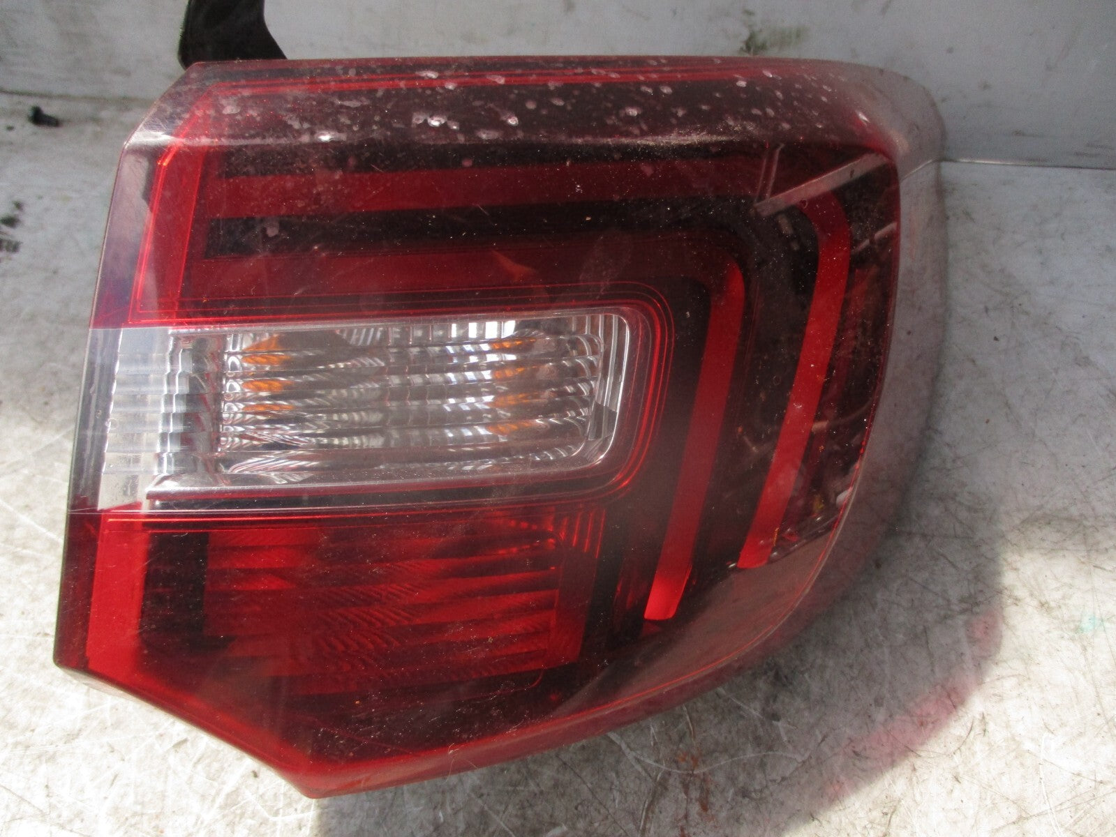 2018 VAUXHALL GRANDLAND X SE NS PASSENGER REAR LEFT OUTER TAIL LIGHT 81660201