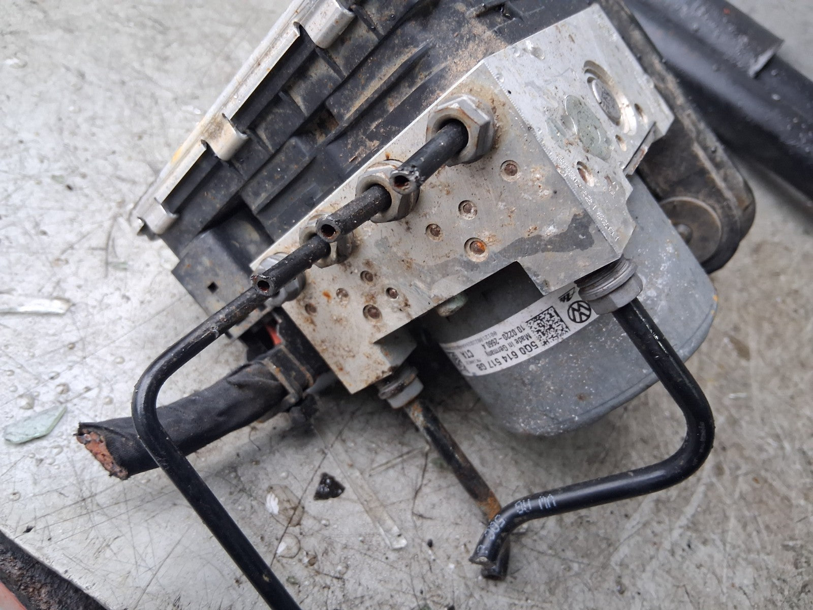 2013 VW GOLF MK7 ABS PUMP CONTROL MODULE 5Q0614517