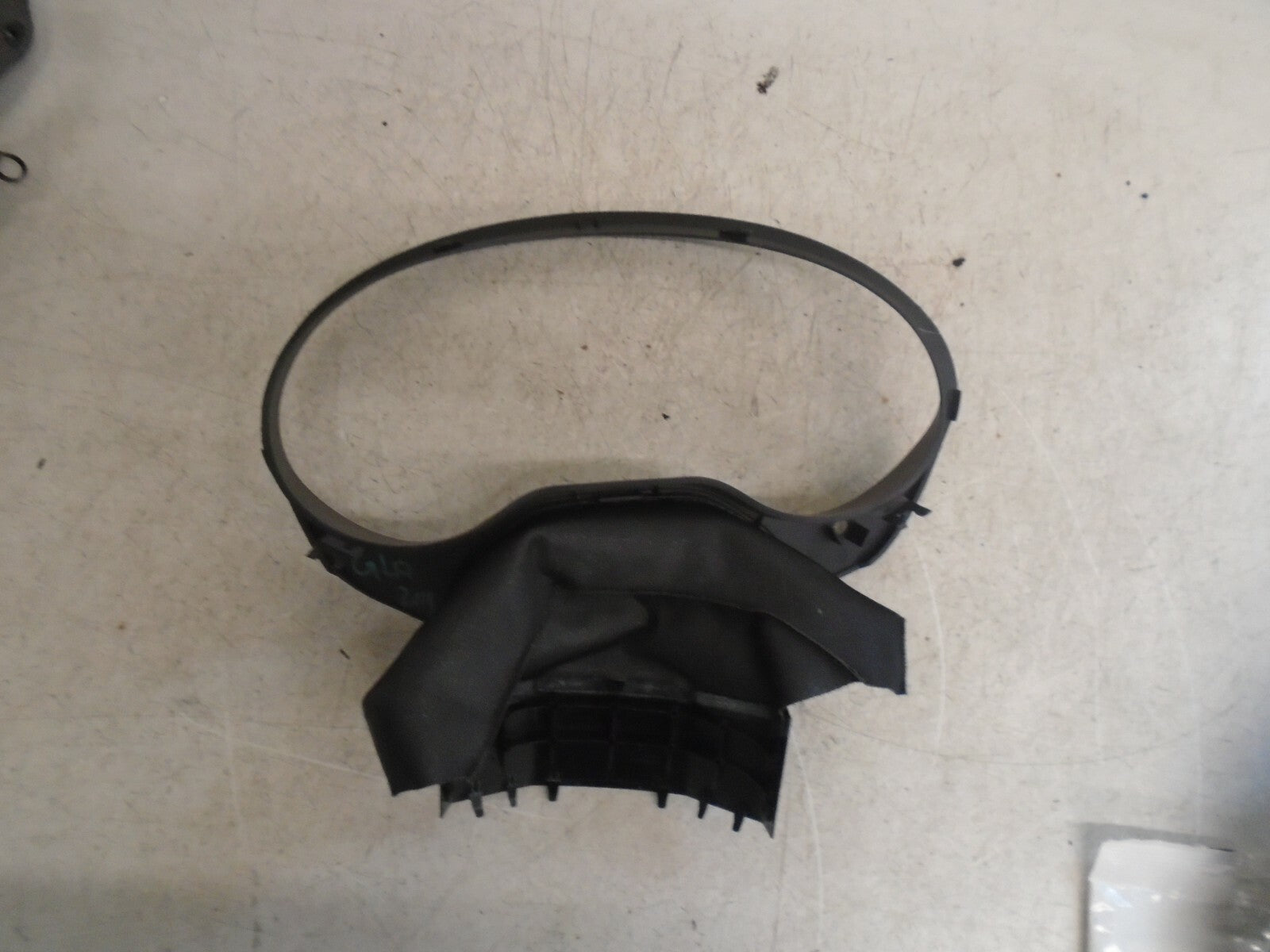 MERCEDES GLA MK1 X156 2019 INSTRUMENT CLUSTER SPEEDOMETER SURROUND TRIM