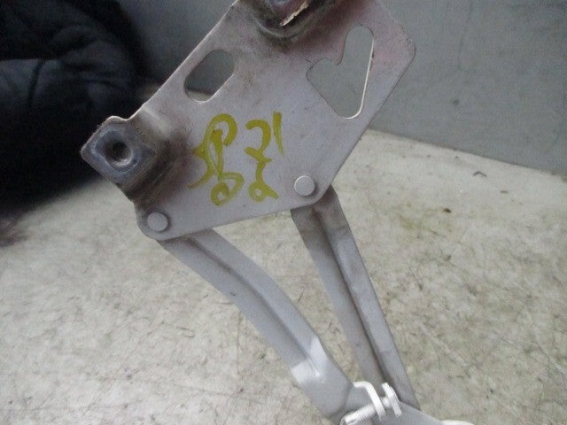 2021 MERCEDES SPRINTER BONNET HINGE A91088D3100