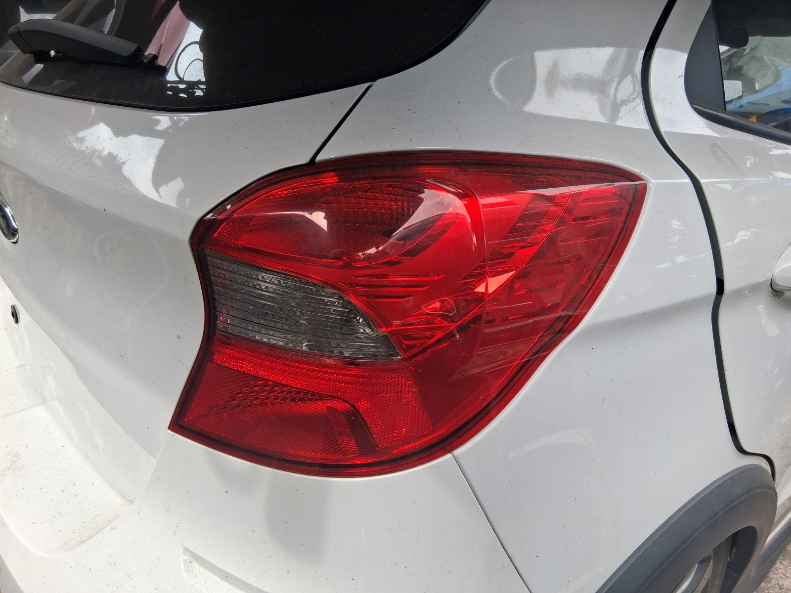 2018 FORD KA + PLUS HATCHBACK OSR DRIVER SIDE REAR TAIL LIGHT LAMP
