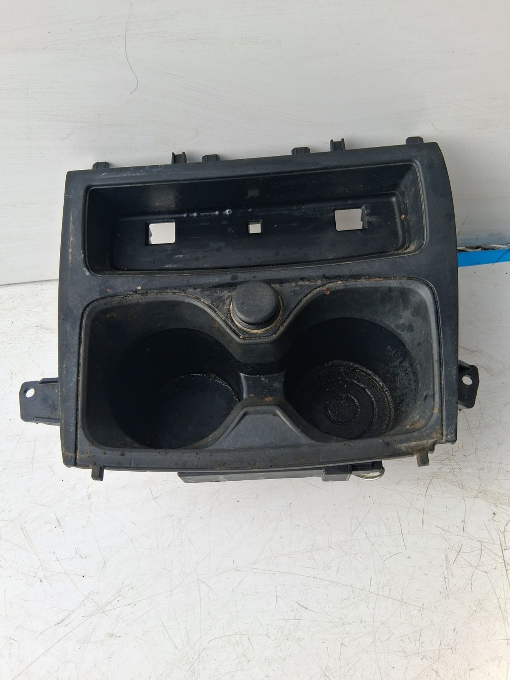 BMW 1 SERIES F20 F21 CENTRE CONSOLE AMP SOCKET & CUP HOLDERS 9207321