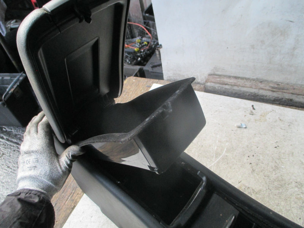 MERCEDES C-CLASS CLC 2009 CL203 CENTRE CONSOLE ARMREST