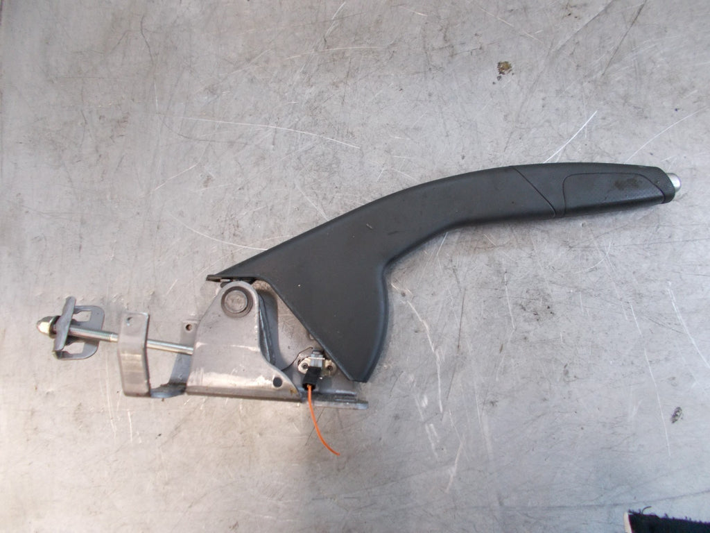 RENAULT CLIO X98 (MK4) 2015 HATCH HANDBRAKE LEVER HANDLE MECHANISM 360104434R