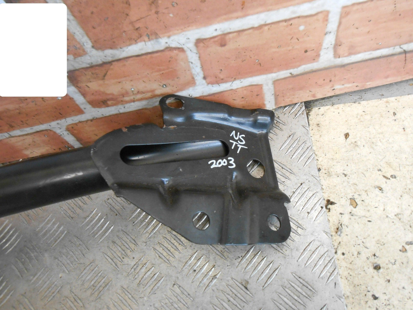 AUDI TT 8N 2003 NS PASSENGER B-PILLAR BRACE METAL TUBE BAR SUPPORT 8N8880265