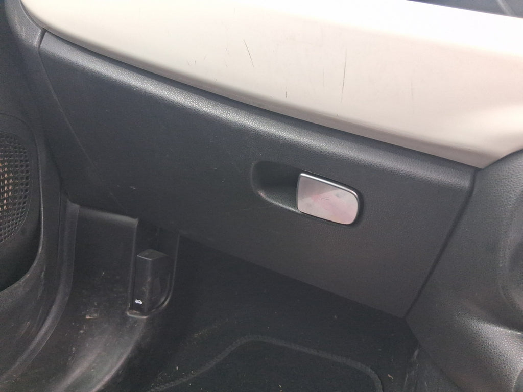 2019 FIAT 500L HATCH NS PASSENGER SIDE STORAGE COMPARTMENT GLOVE BOX