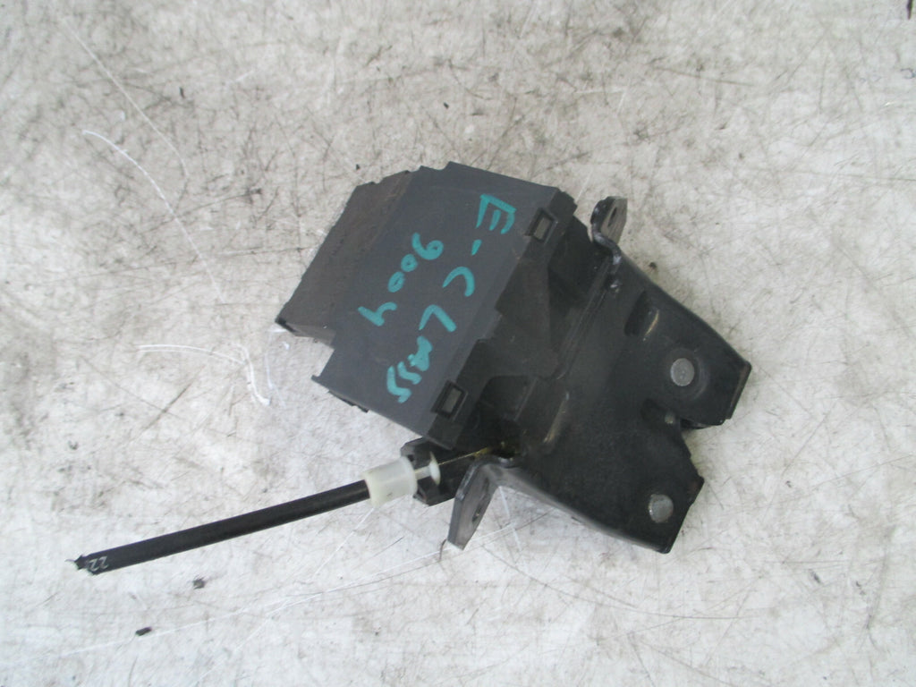 MERCEDES BENZ E CLASS W211 2004 REAR BOOTLID LOCK MECH A1717500085