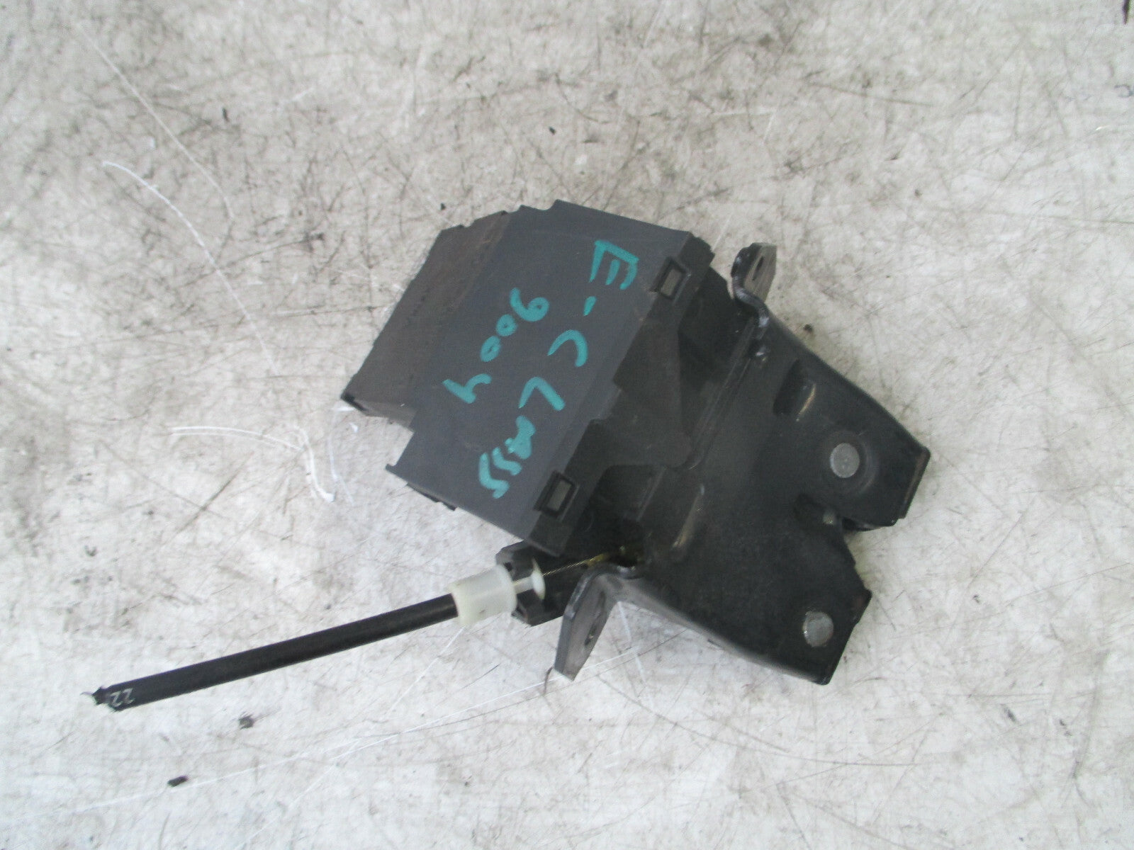 MERCEDES BENZ E CLASS W211 2004 REAR BOOTLID LOCK MECH A1717500085