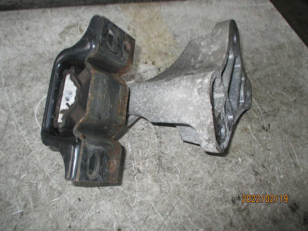 FORD FIESTA MK8 2019 NS PASSENGER SIDE FRONT ENGINE MOUNT cv217m125ec