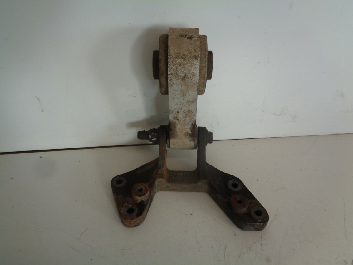 SAIC LDV MAXUS V80 2.5 TD 2018 ENGINE MOUNT REAR BOTTOM ASSEMBLY
