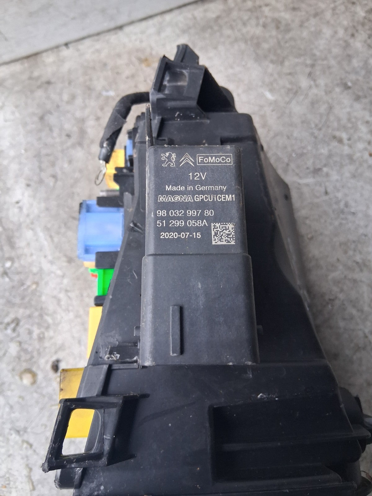 2021 VAUXHALL VIVARO FUSE BOX RELAY 9808959080