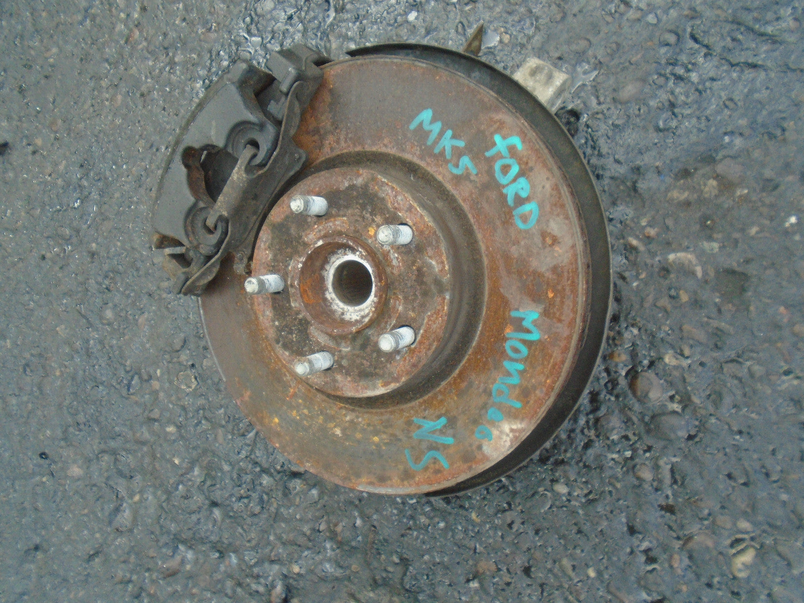 FORD MONDEO MK5 2016 2.0 DIESEL NSF PASSENGER SIDE FRONT WHEEL HUB CALIPER