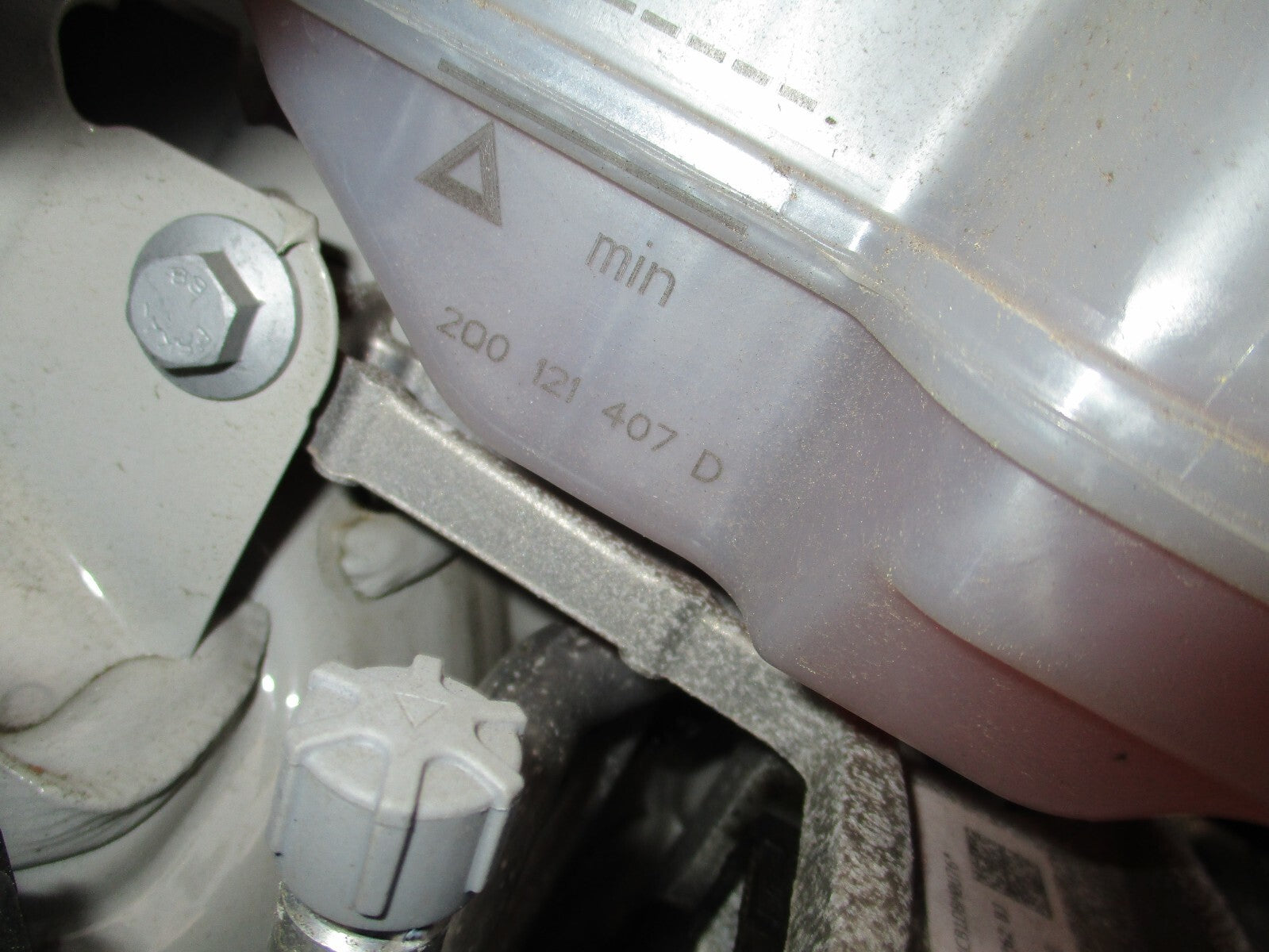 2023 VW VOLKSWAGEN T CROSS COOLANT WATER EXPANSION OVERFLOW TANK 2Q0121407D